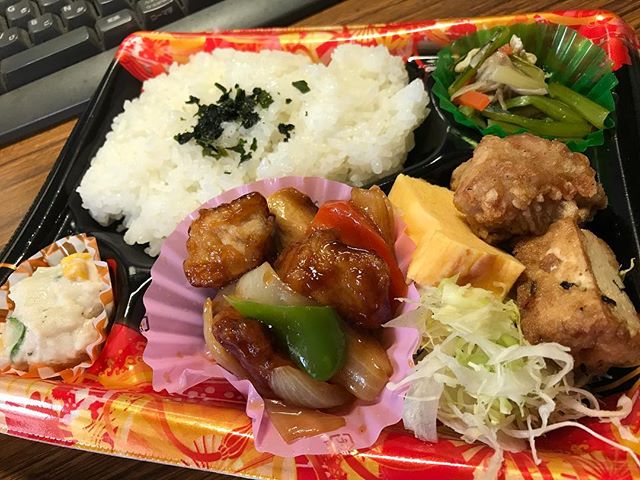 今日のお昼は因島スーパーのお弁当#酢豚弁当 #因島 #innoshima