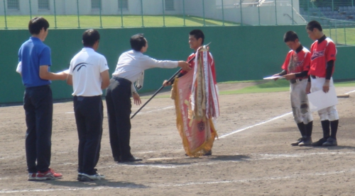 軟式野球の部表彰式（しまなみ球場にて）