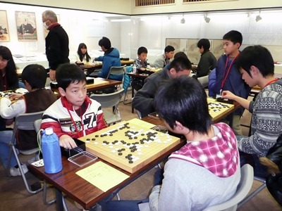 小中高生が囲碁大会　本因坊秀策記念館　県内外の58人が対局