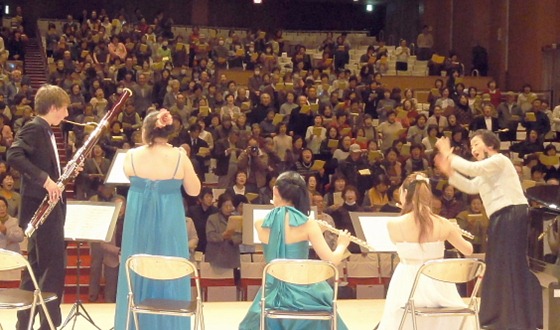 東日本復興支援慈善コンサート　800人の歌声
