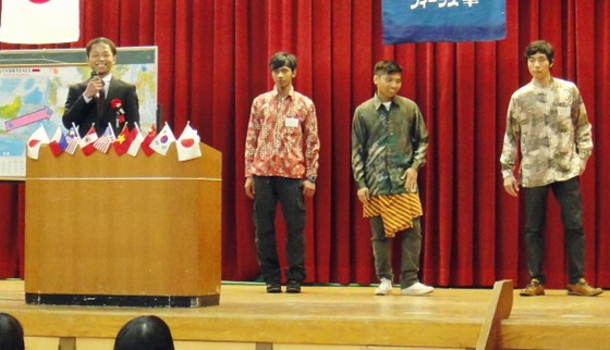 上達した日本語使い外国人スピーチ大会　8カ国の10人が熱弁