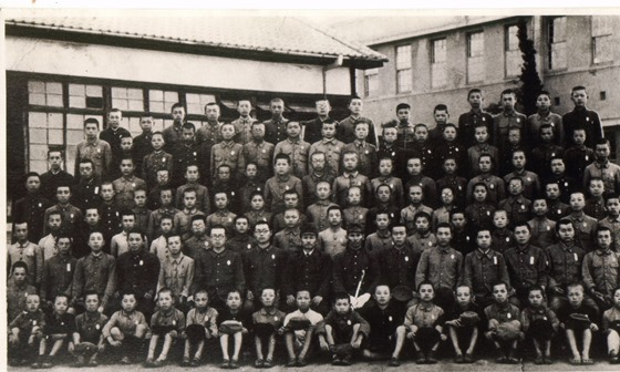 広島修道中学校在学生集合写真（昭和19年頃）