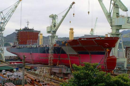 [9月16日] 20年ぶり造船の島復活祝う　内海造船因島工場　大型船建造挑戦へ膨らむ期待　23日の進水式を一般公開