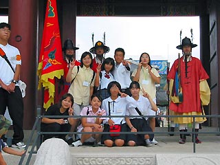 [8月24日] 中高生が韓国訪問　日韓青少年交流で