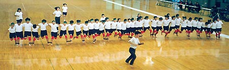 [11月 2日] 田熊小が全国大会へ　30人31脚で優勝