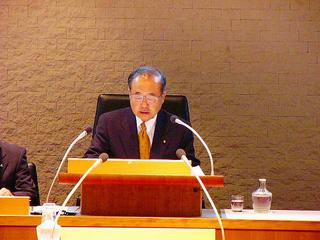[5月21日] 因島市議会臨時会　正副議長選出で難航　急がれる合併の具体化