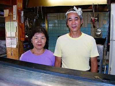 [8月28日] 小早レースの常連　三庄の寿司店「海月」西村進さん(55) 佳子さん(55)