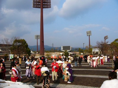 因島・瀬戸田迎え尾道市新成人の集い　1200余人が参加