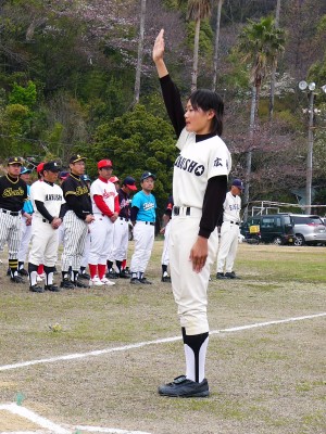 少年野球シーズン開幕　土生少年野球クラブ優勝　戸川結惟さん選手宣誓