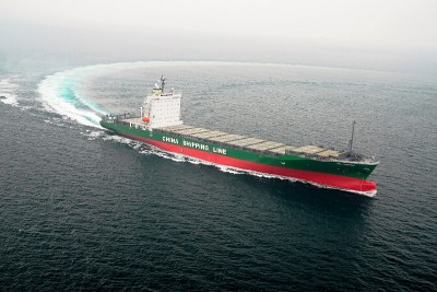 内海造船（株）因島　コンテナ船完工