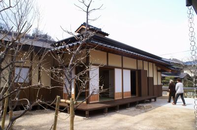 秀策生誕の地隣接の記念館　日本囲碁歴史文化が満載　殿堂入りの四氏が一堂に展示