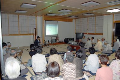 因島大浜町民「里海のつどい」福山大学研究員招き勉強会　アサリの生態に目から鱗